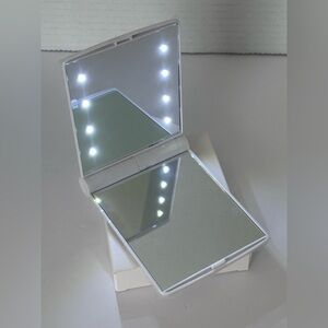 Monat Eye Wish LED Travel Mirror